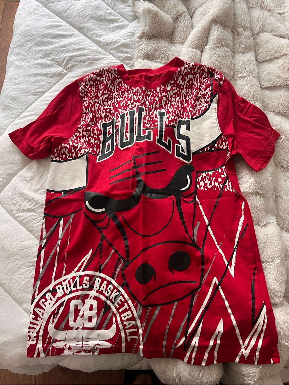 BRAND NEW Chicago Bulls Red Graphic Tee- Mens